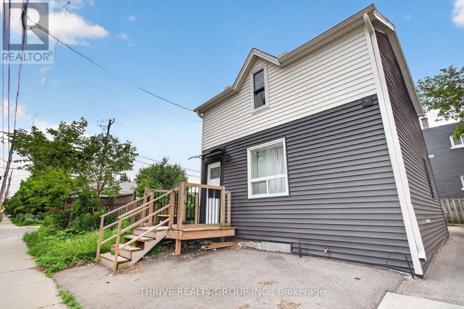 Property Photo:  211 Clarence Street Upper  ON N6B 2J9 