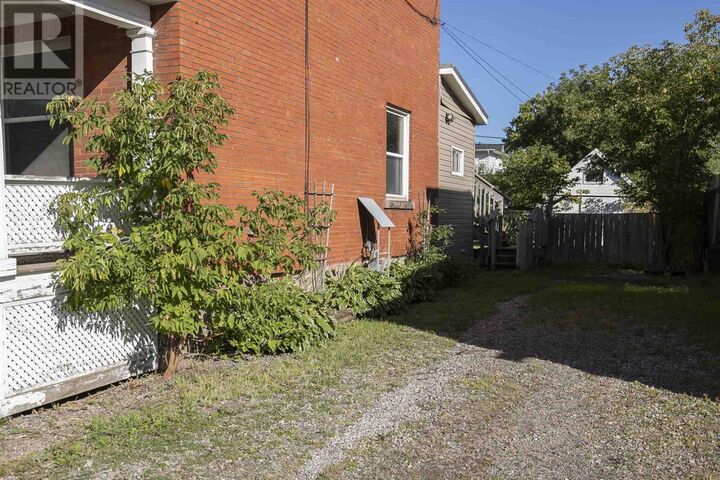 Property Photo:  26 Wallace Ter  ON P6C 1J8 