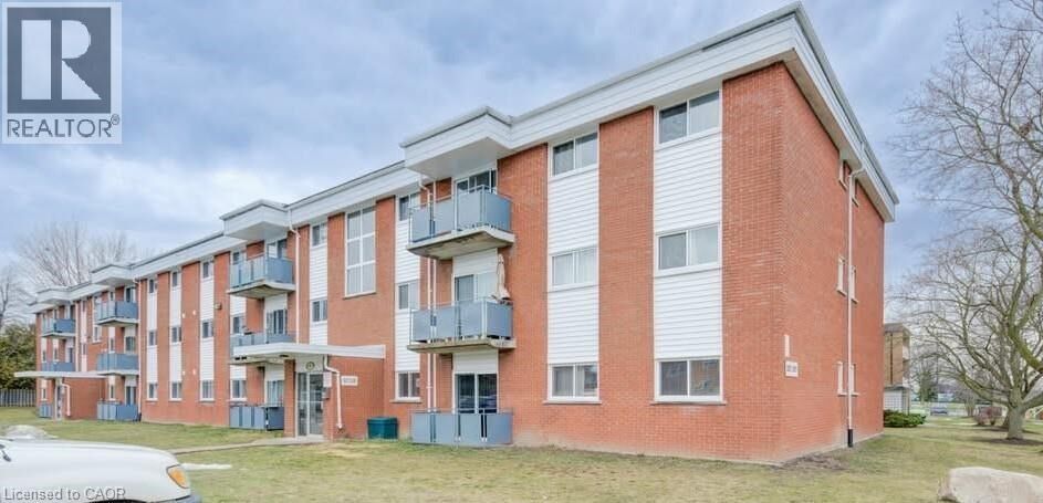 Property Photo:  529 Parkside Drive 7  ON N2L 4X7 