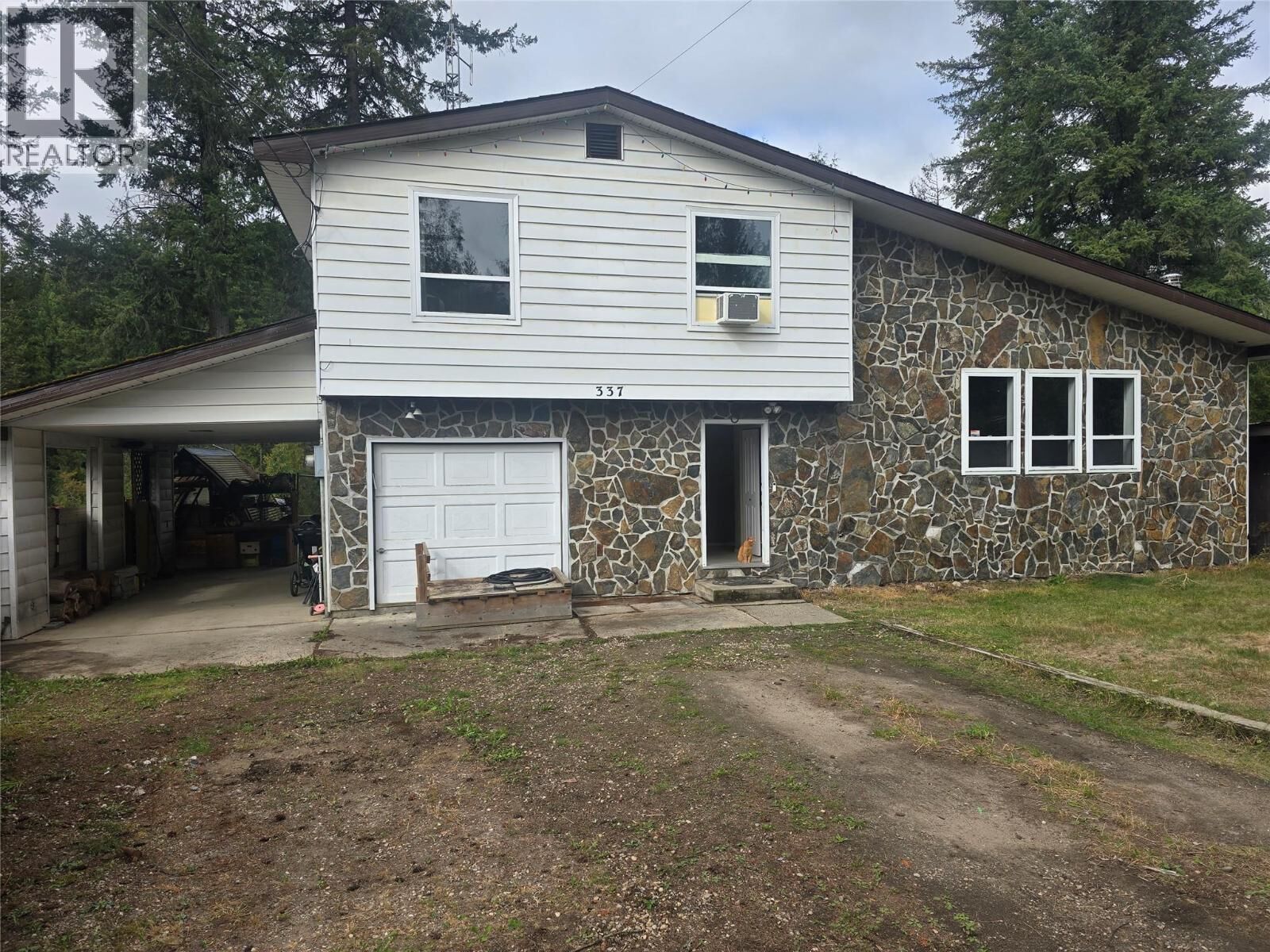 Property Photo:  337 Riverview Crescent  BC V0E 1N2 