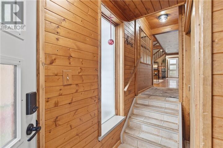 Property Photo:  102 Cross Street  ON P3Y 1M8 