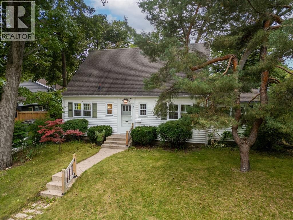 Property Photo:  1351 Egmond Drive  ON N7V 3H1 