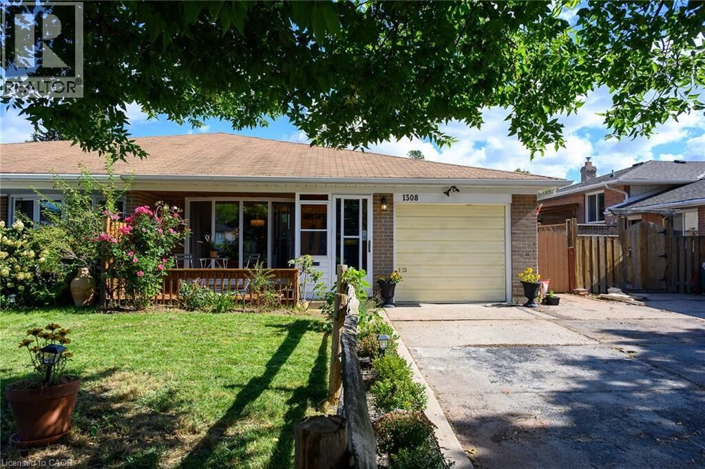 Property Photo:  1308 Redbank Crescent  ON L6H 1Y5 
