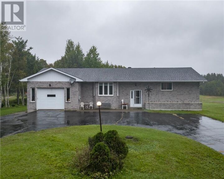 Property Photo:  636 Gravel Drive  ON P3P 1R3 
