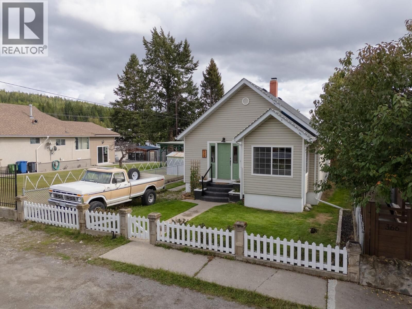 Property Photo:  372 Fortier Street  BC V1A 1N5 