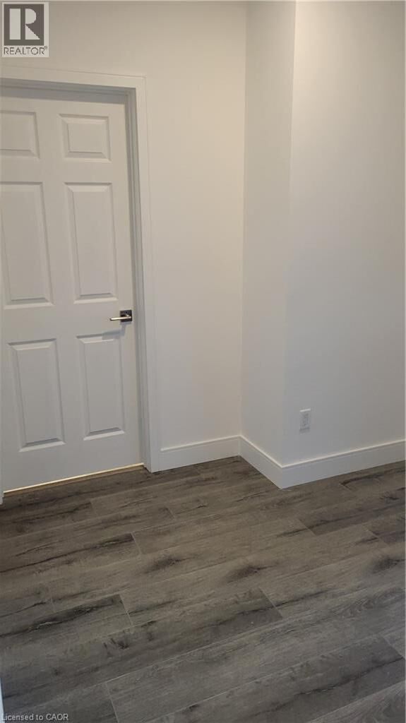 Property Photo:  1 Wellington Street 610  ON N3T 2L3 