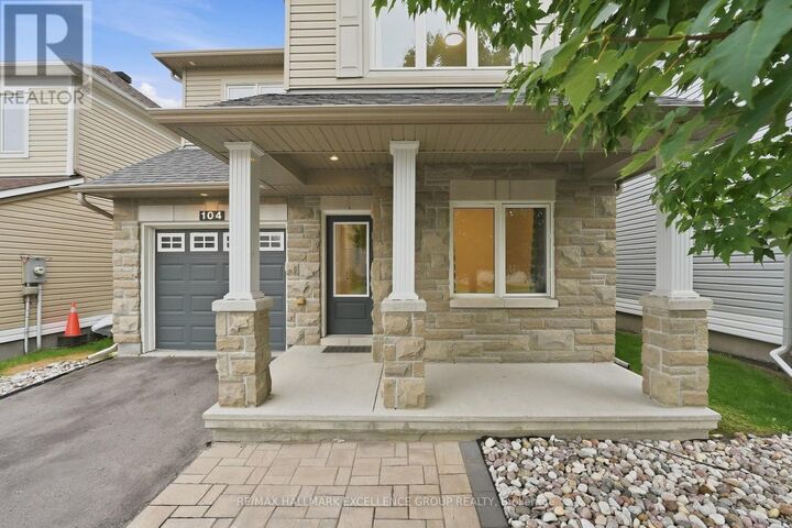 Property Photo:  104 Onyx Crescent  ON K4K 0H4 