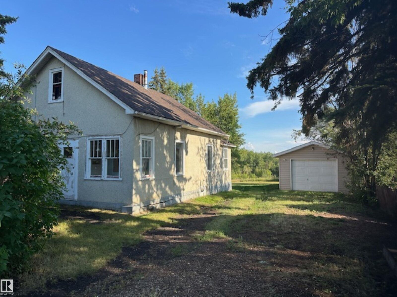 Property Photo:  4711 51 Avenue  AB T0A 3P0 