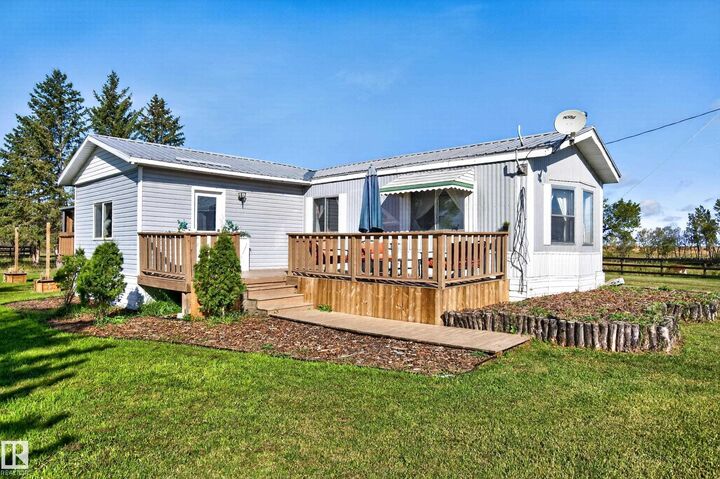 Property Photo:  48028 RR 133  AB T0B 4N0 