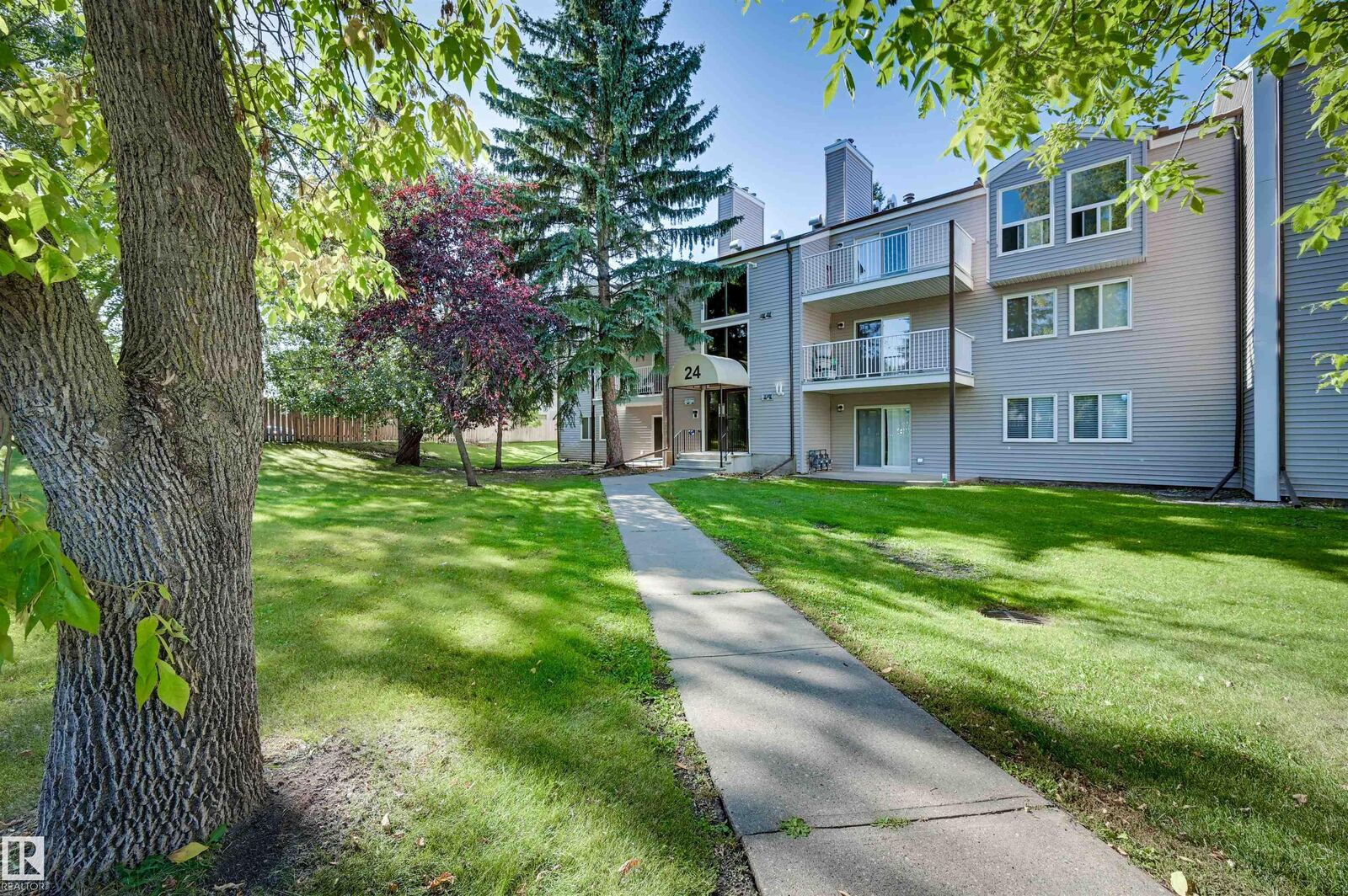 Property Photo:  24 Alpine Place 203  AB T8N 3Y2 