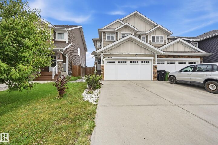Property Photo:  941 Ebbers Crescent NW  AB T5Y 3T9 