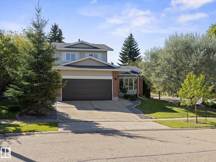 Property Photo:  15 Willoughby Drive  AB T8N 4E5 