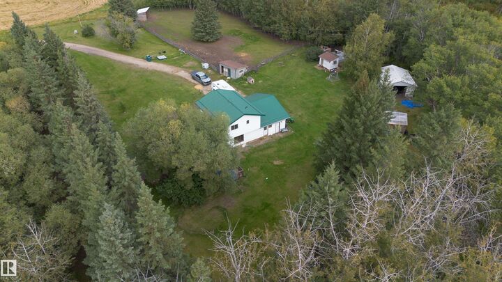 Property Photo:  50279 Rge Rd 274  AB T0C 0V0 