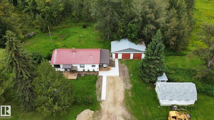 Property Photo:  53123 Rge Road 43  AB T0E 0A4 
