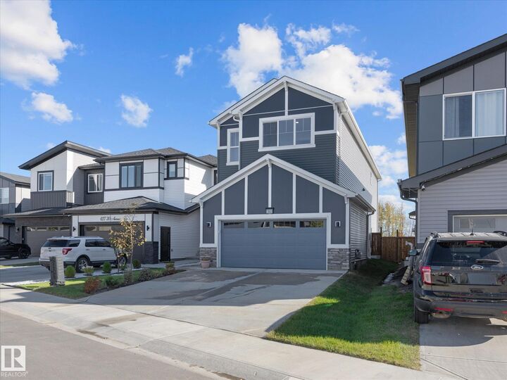 Property Photo: 431 30 Avenue NW AB T6T 2V7