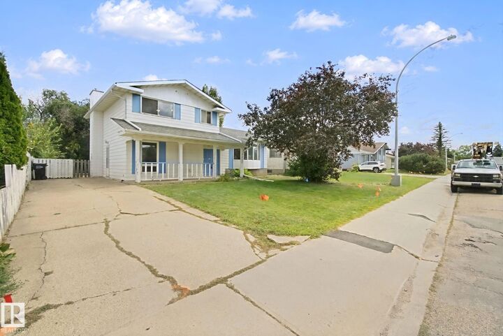Property Photo:  8807 181 Street NW  AB T5T 0Y5 