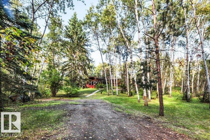 Property Photo:  10-51119 Rge Rd 265  AB T7Y 1E8 