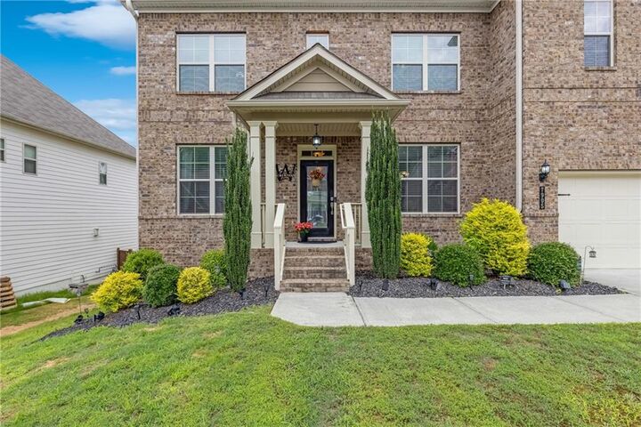 Property Photo: 7905 Brewton Creek Drive GA 30028