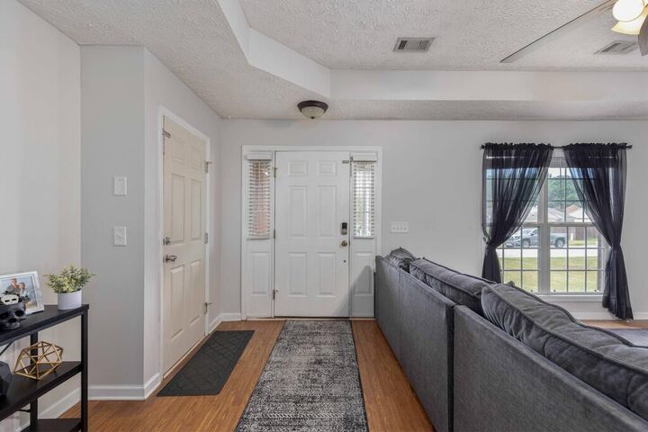 Property Photo:  7 Devonshire Drive  AL 36870 