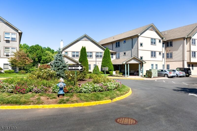 Property Photo:  83 Park Edge Condo 3C  NJ 07922 