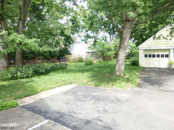Property Photo:  521 Summit Ave  NJ 07090 