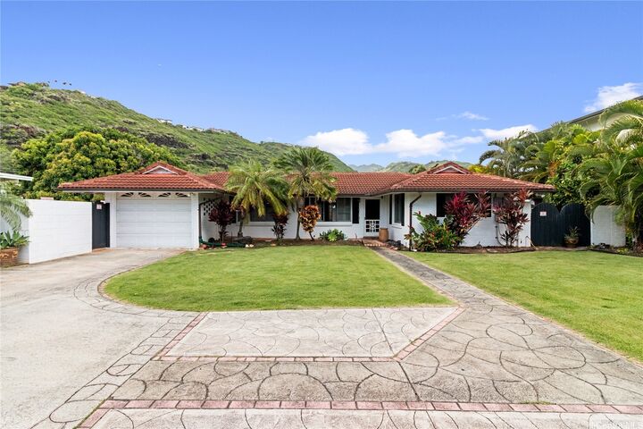 Property Photo: 5562 Kalanianaole Highway HI 96821