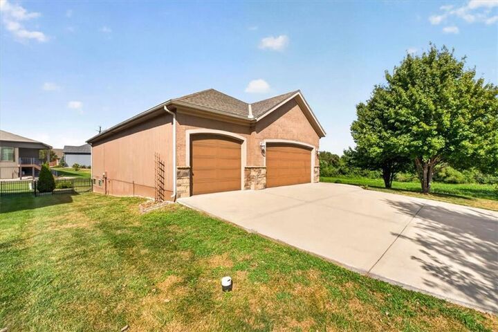 Property Photo:  17120 W 197th Place  KS 66083 