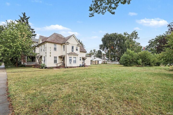 Property Photo:  1106 Portage Avenue  IN 46616-1516 