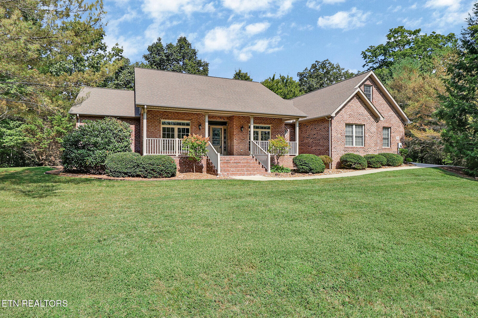 Property Photo: 19 Kingsbridge Lane TN 38558