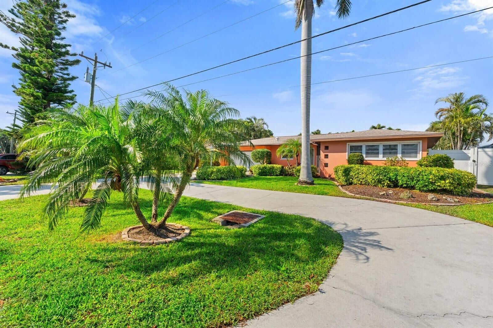 Property Photo:  1829 Cornwallis Parkway  FL 33904 
