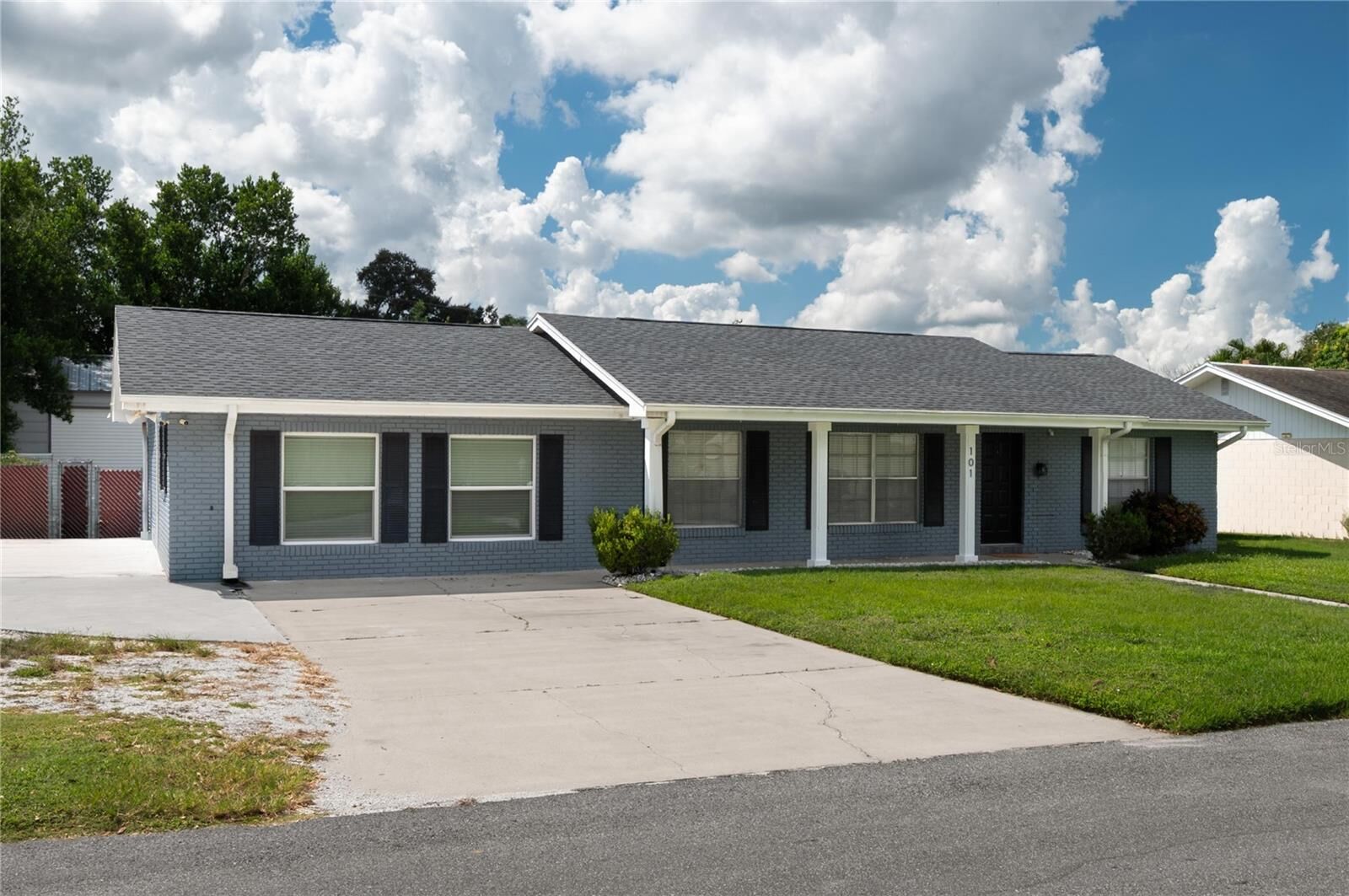 Property Photo:  101 Sandburg Lane  FL 33884 