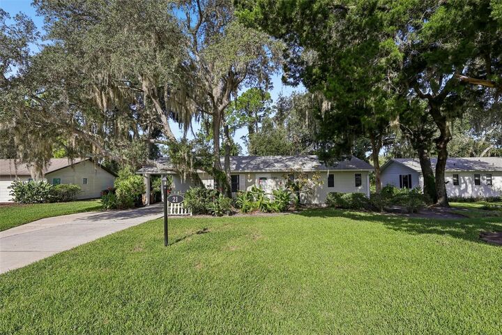 Property Photo:  21 Aberdeen Circle  FL 34788 