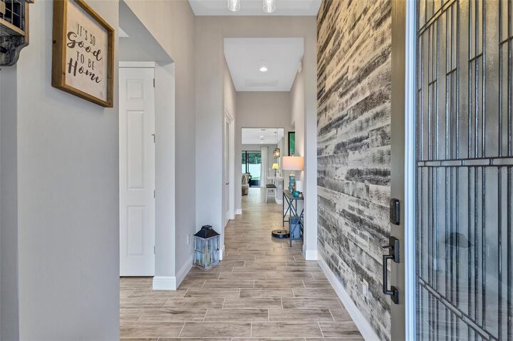 Property Photo: 12717 Oak Hill Way FL 34219