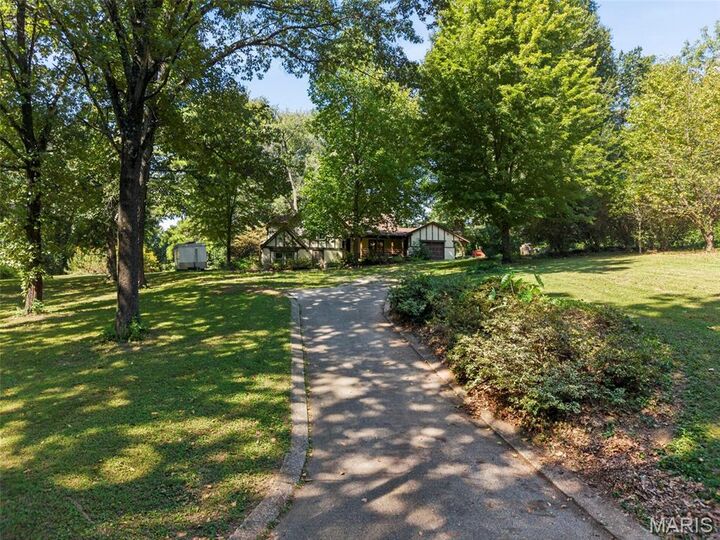 Property Photo: 433 Day Drive MO 63135