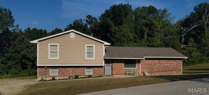 Property Photo:  2609 Parthenon Drive  MO 63020 