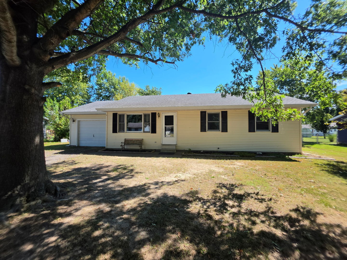 Property Photo:  105 N Lawrence Street  IL 62924 