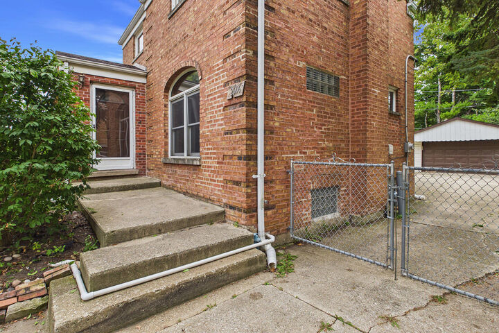 Property Photo:  2606 Elder Lane  IL 60131 