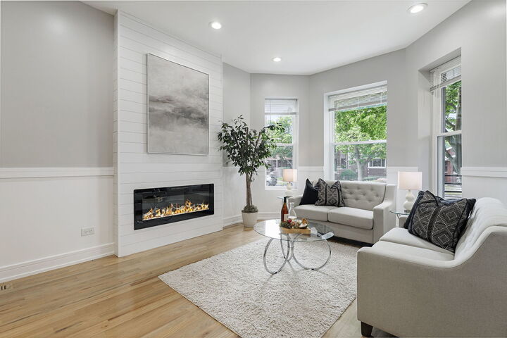 Property Photo: 6943 S Calumet Avenue IL 60637