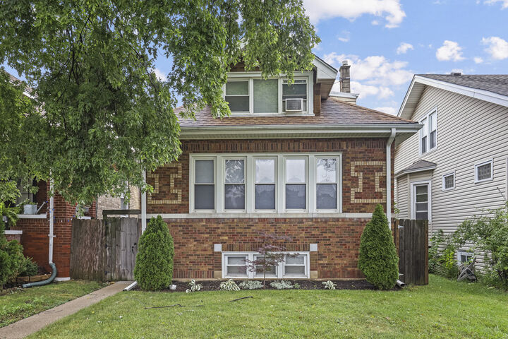 Property Photo: 3434 N Nagle Avenue IL 60634