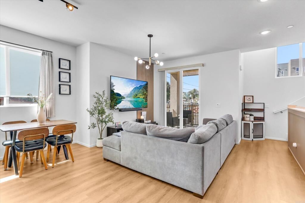 Property Photo:  402 Creekside Cir  CA 92114 