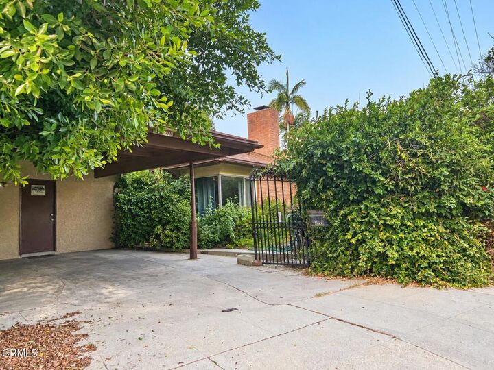 Property Photo:  3908 Vineland Avenue  CA 91604 