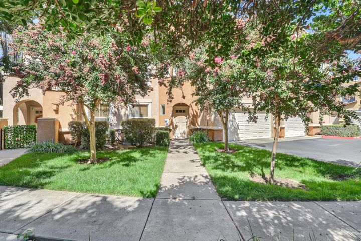Property Photo:  2470 Fontana Street 7  CA 95691 