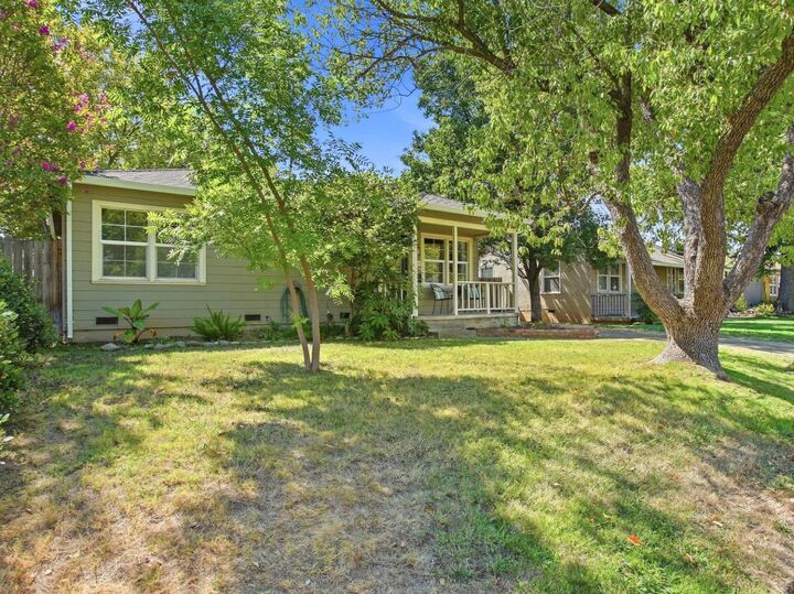 Property Photo:  6006 4th Avenue  CA 95817 