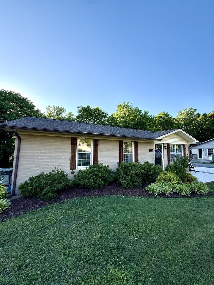 Property Photo:  1003 Pine Cir  TN 38464 