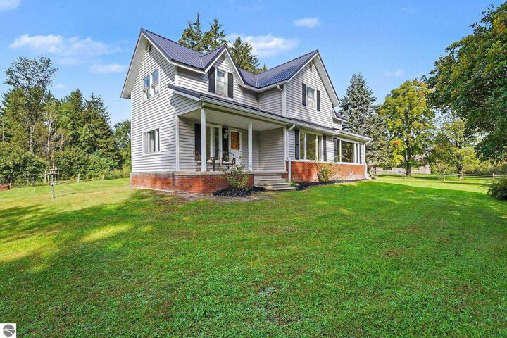 Property Photo: 476 S Fairview Road MI 48661
