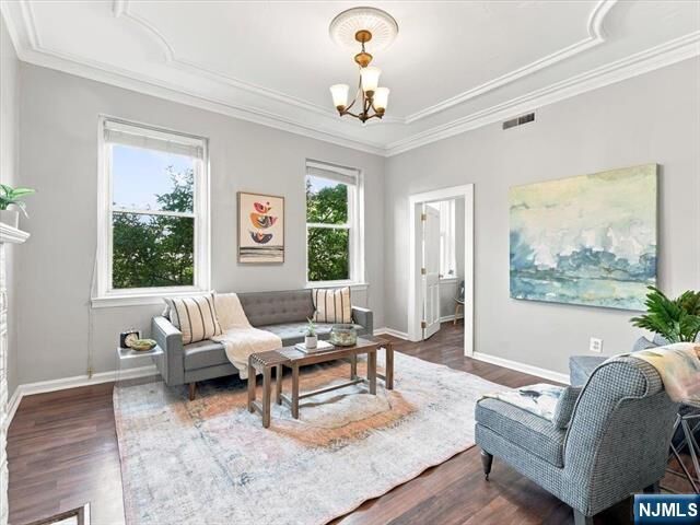 Property Photo:  35 Waverly Street 3A  NJ 07306 