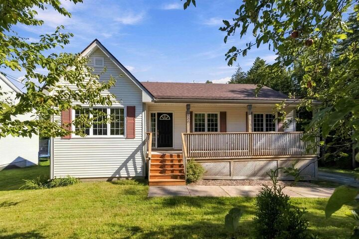 Property Photo:  836 Lakeview Avenue  NS B4E 3J8 
