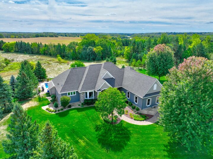Property Photo:  2928 Jonquil Trail N  MN 55042 