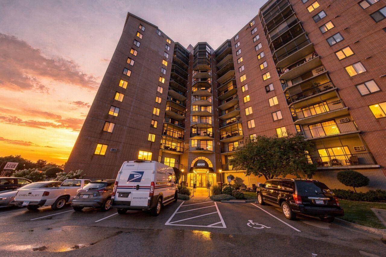 Property Photo: 6500 Woodlake Drive 210 MN 55423