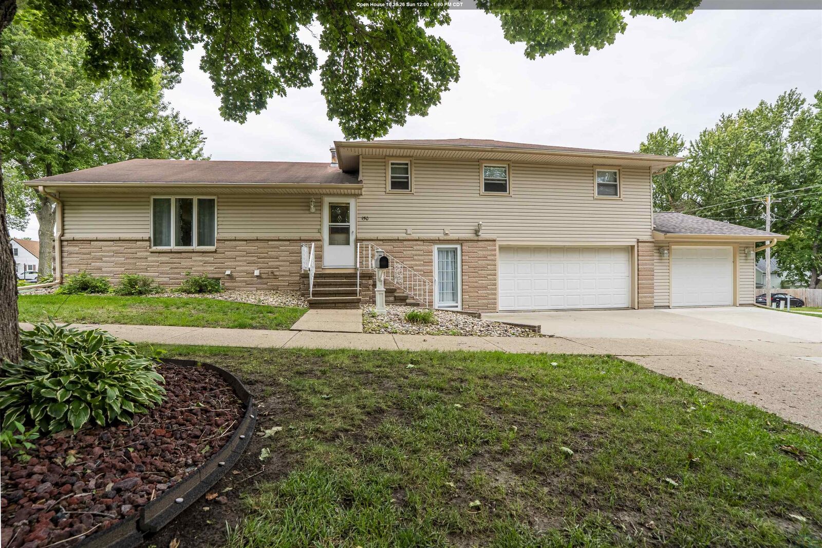 Property Photo:  150 4th St SE  IA 51031 